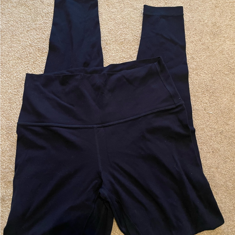 Size 8 Luluemon Align in Navy blue high-waist Leggings 28”
